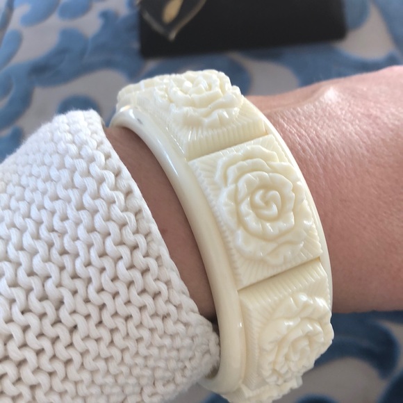 Floral Design Vintage Bangle - Picture 2 of 5